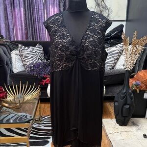 Connected Apparel Black and Cream Dress